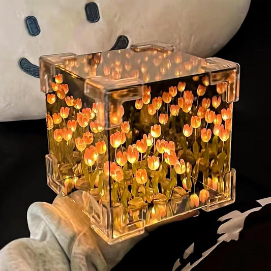 Cube Mirror Tulip Lamp